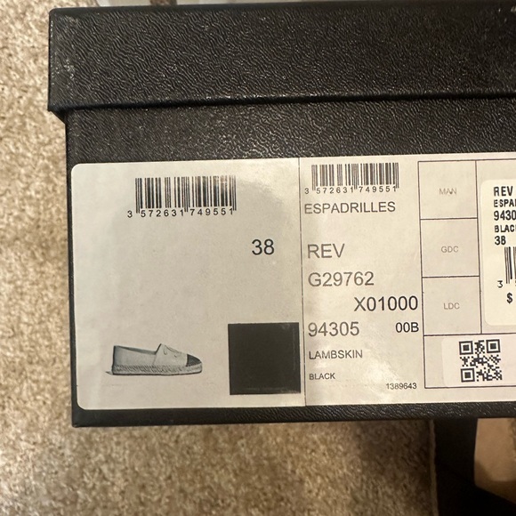 Gently scuffed on top. Worn under 10 times. Size 38 - Picture 7 of 7